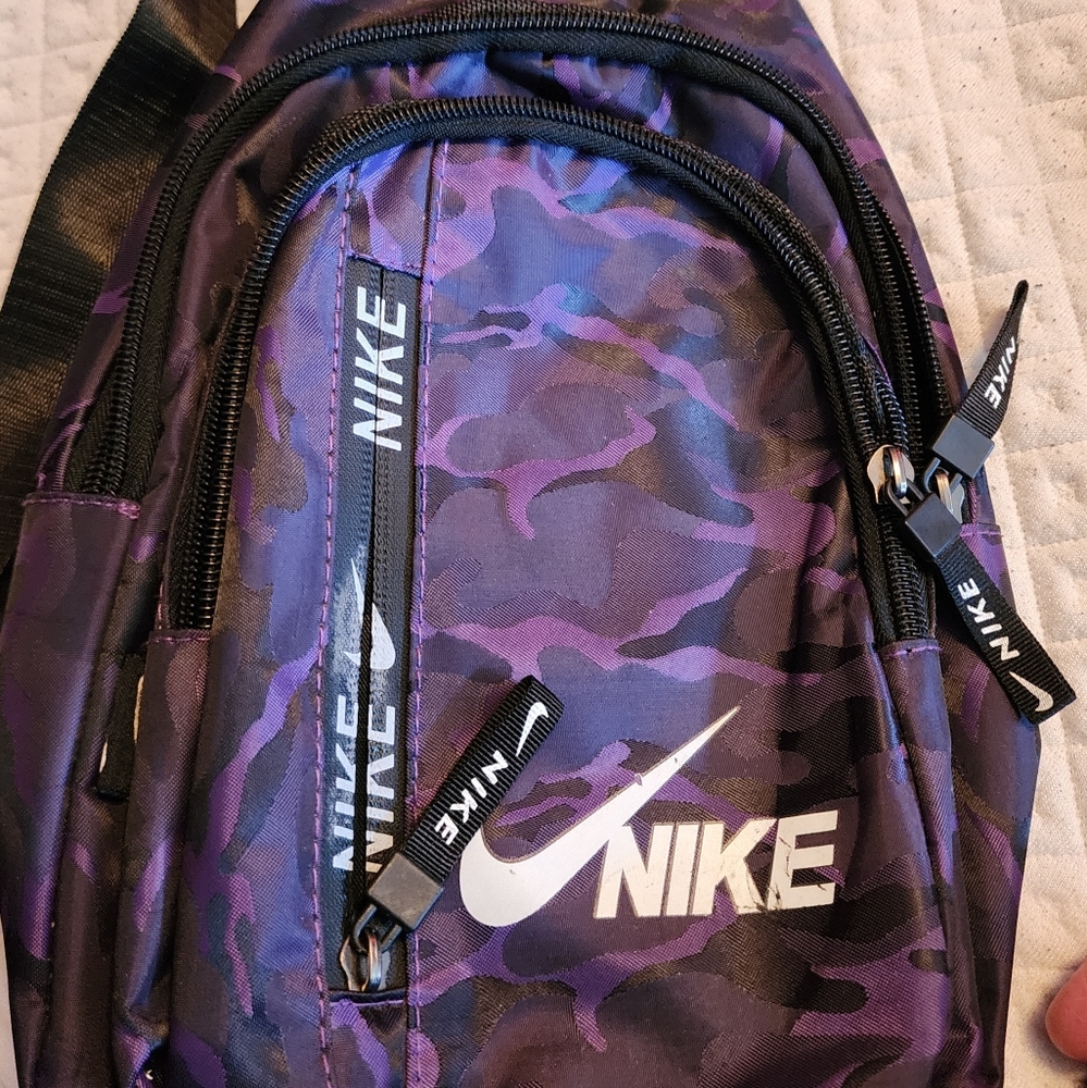 Sling purse